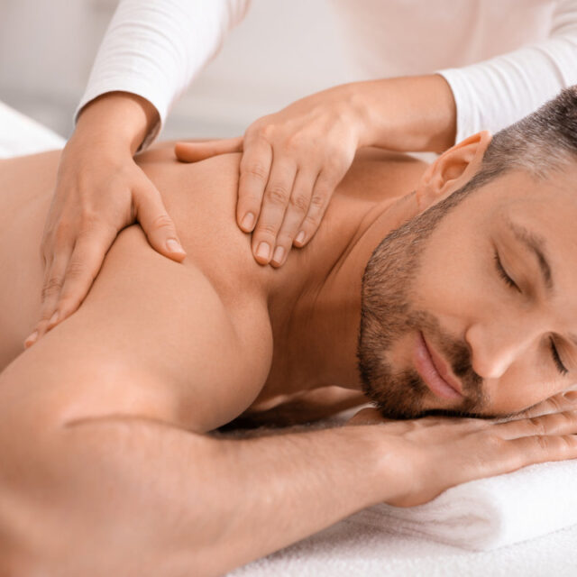 As 9 melhores massagens relaxantes para homens